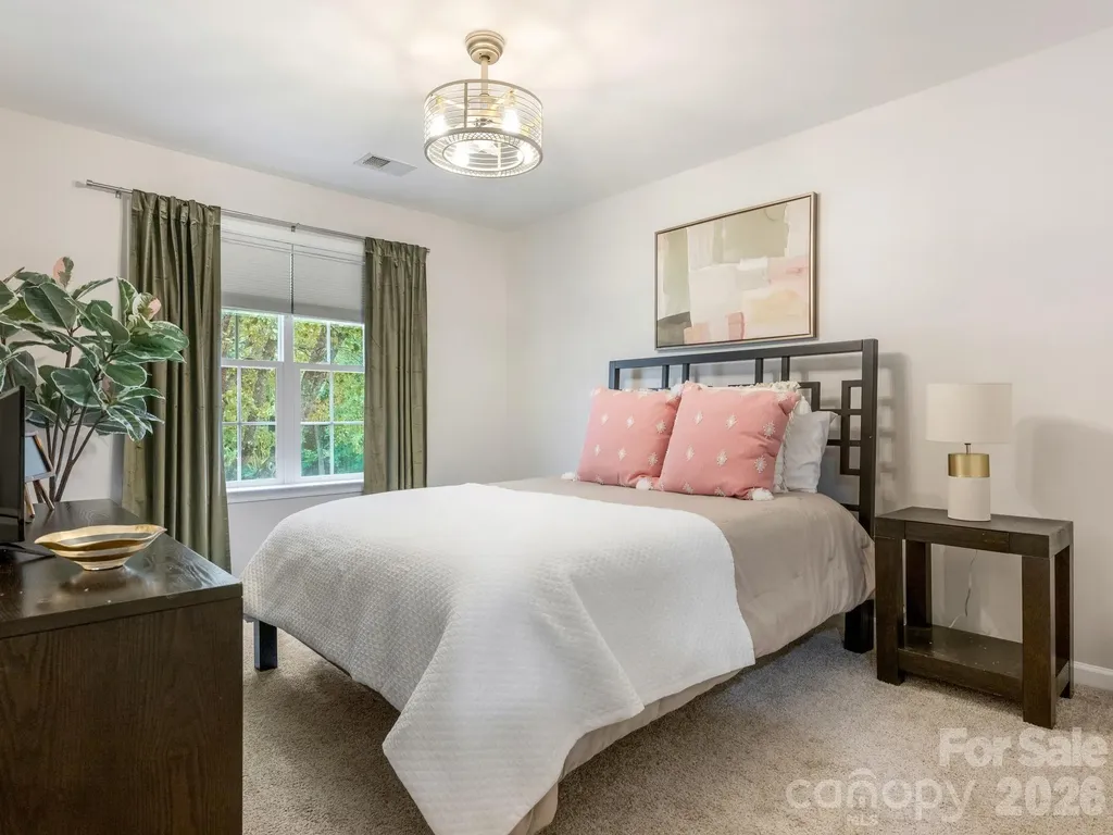 6807 Guinevere Drive Charlotte NC 28277