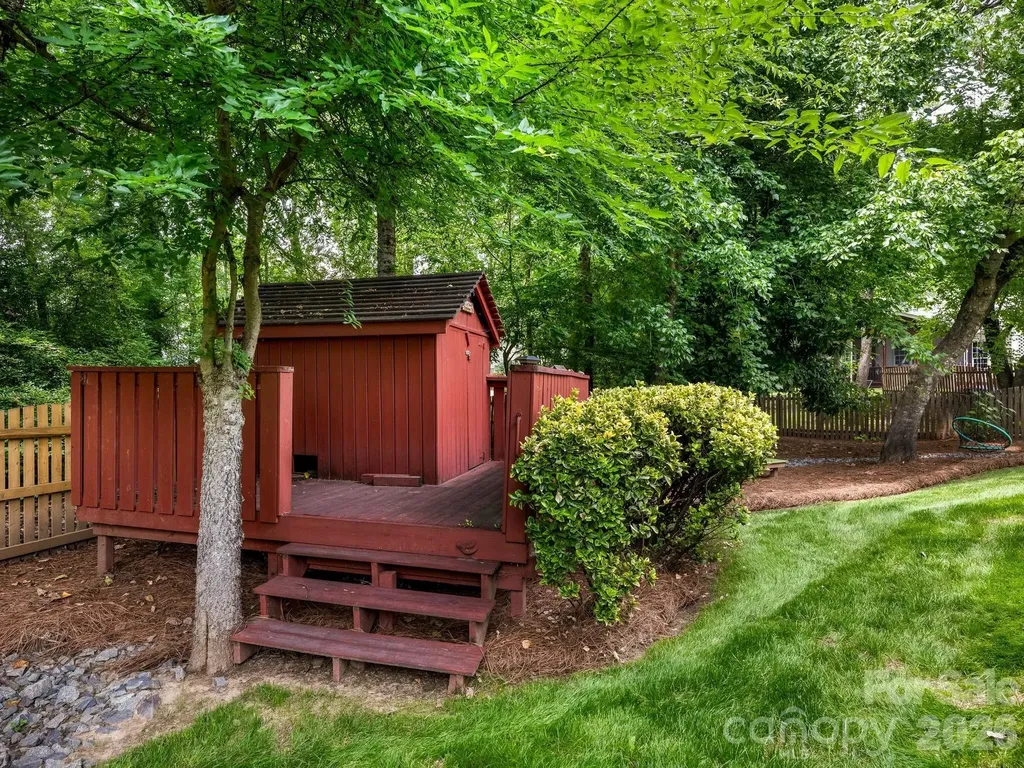6807 Guinevere Drive Charlotte NC 28277