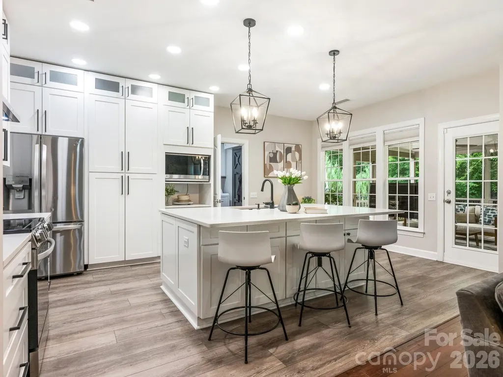 6807 Guinevere Drive Charlotte NC 28277