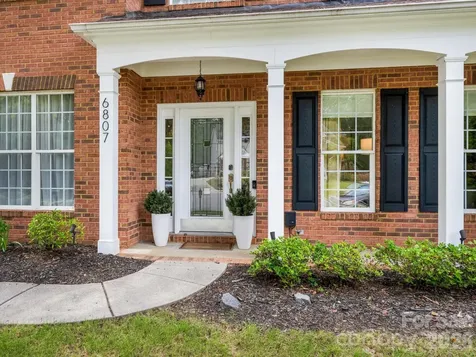 6807 Guinevere Drive Charlotte NC 28277