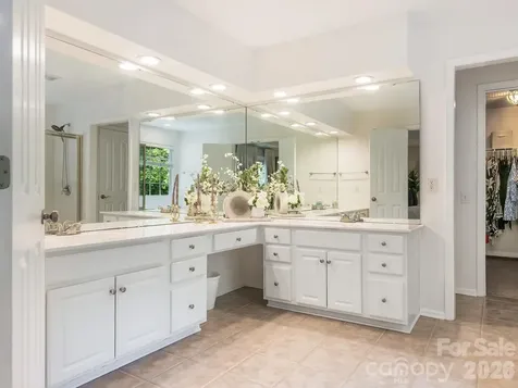 6807 Guinevere Drive Charlotte NC 28277