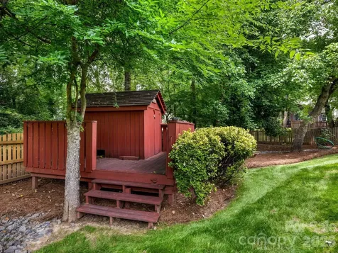 6807 Guinevere Drive Charlotte NC 28277