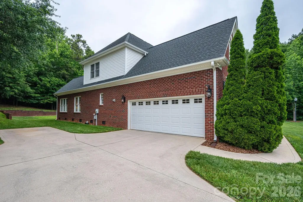 5059 Graystone Estates Drive Belmont NC 28012