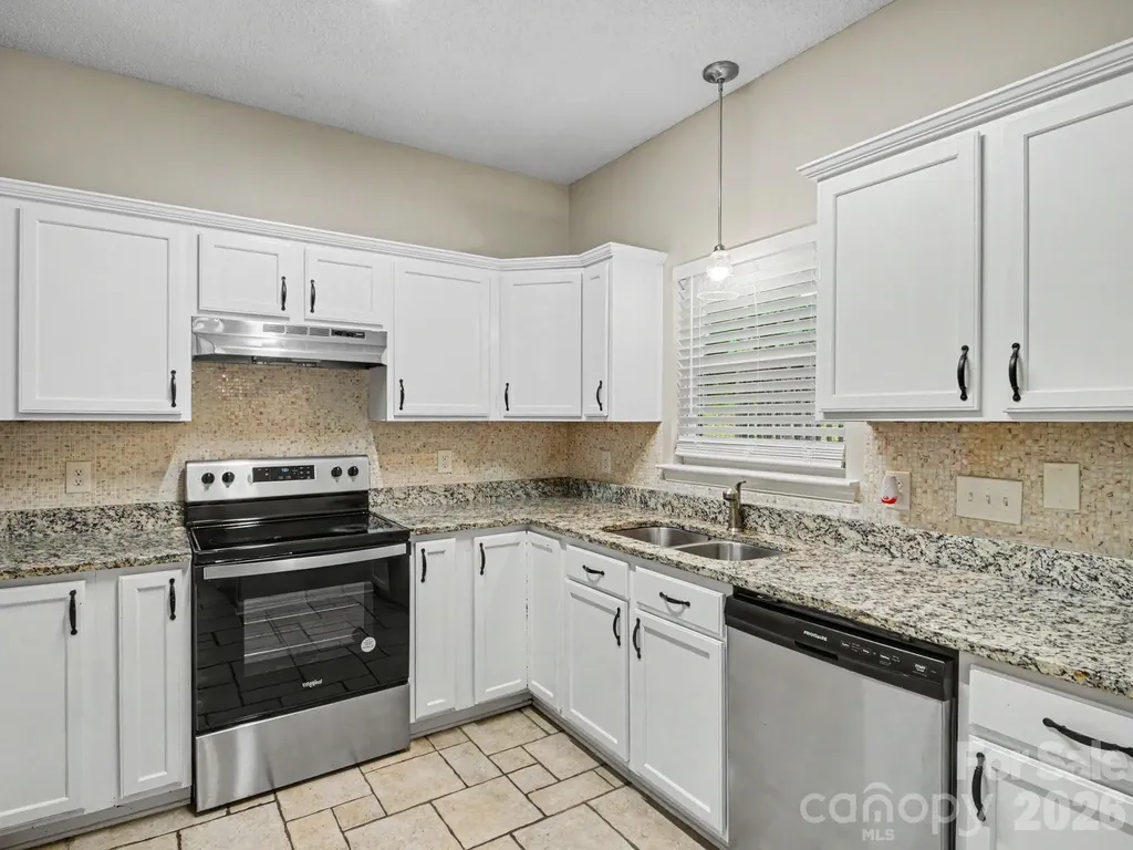 7524 Grabill Drive Charlotte NC 28269