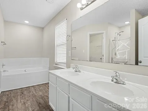 7524 Grabill Drive Charlotte NC 28269