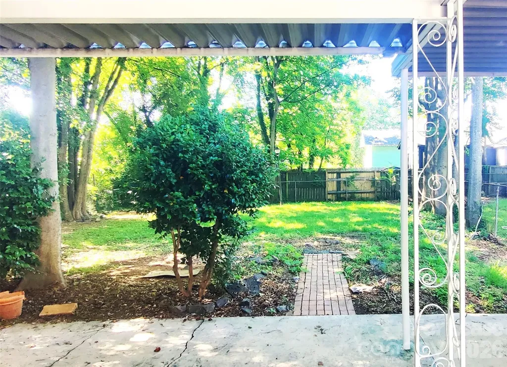 1225 Camp Greene Street Charlotte NC 28208