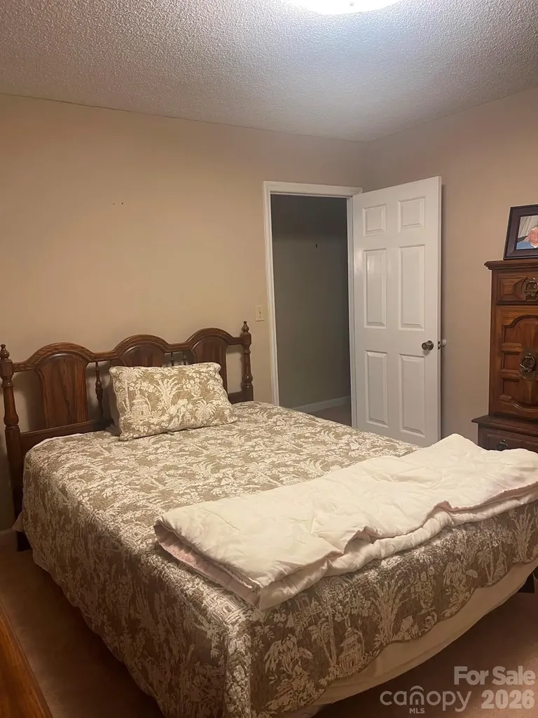 8806 Crestwood Drive Mount Pleasant NC 28124