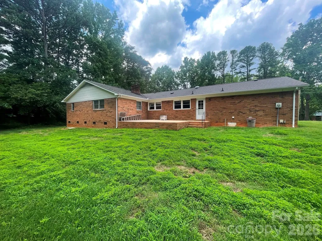 8806 Crestwood Drive Mount Pleasant NC 28124
