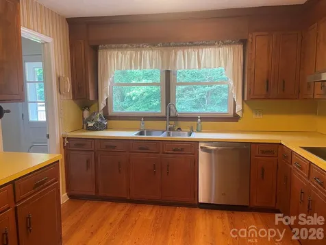 8806 Crestwood Drive Mount Pleasant NC 28124