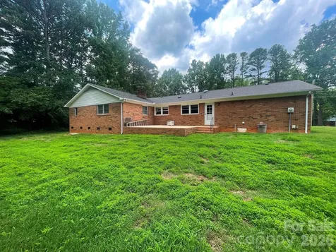 8806 Crestwood Drive Mount Pleasant NC 28124