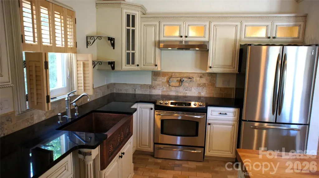 4400 Woods End Lane Charlotte NC 28277