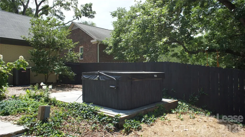 4400 Woods End Lane Charlotte NC 28277