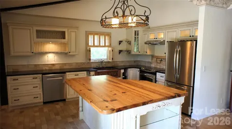 4400 Woods End Lane Charlotte NC 28277