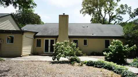 4400 Woods End Lane Charlotte NC 28277