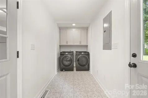 5617 Hillbrook Drive Charlotte NC 28226