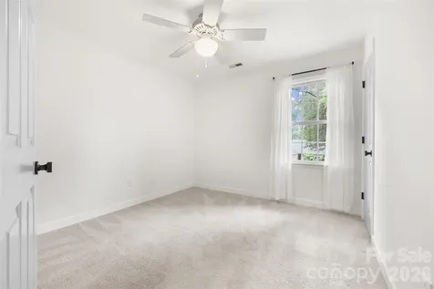 5617 Hillbrook Drive Charlotte NC 28226