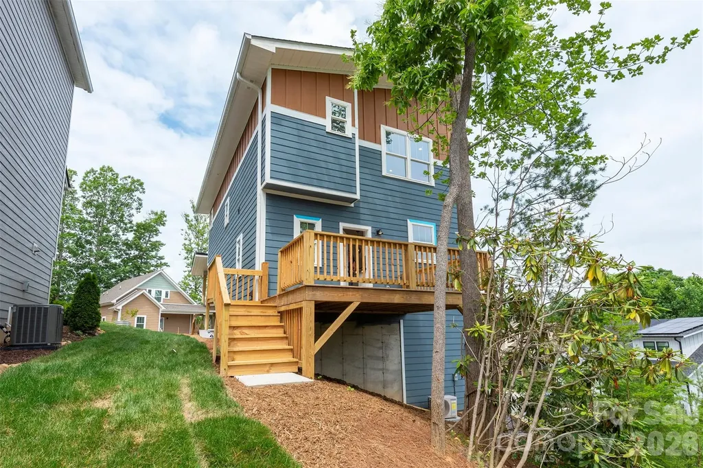 6 Berry Crest Lane Arden NC 28704