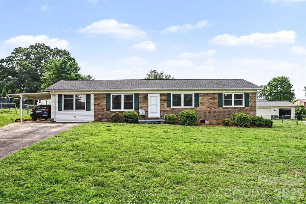 5111 Hawthorne Lane Shelby NC 28152