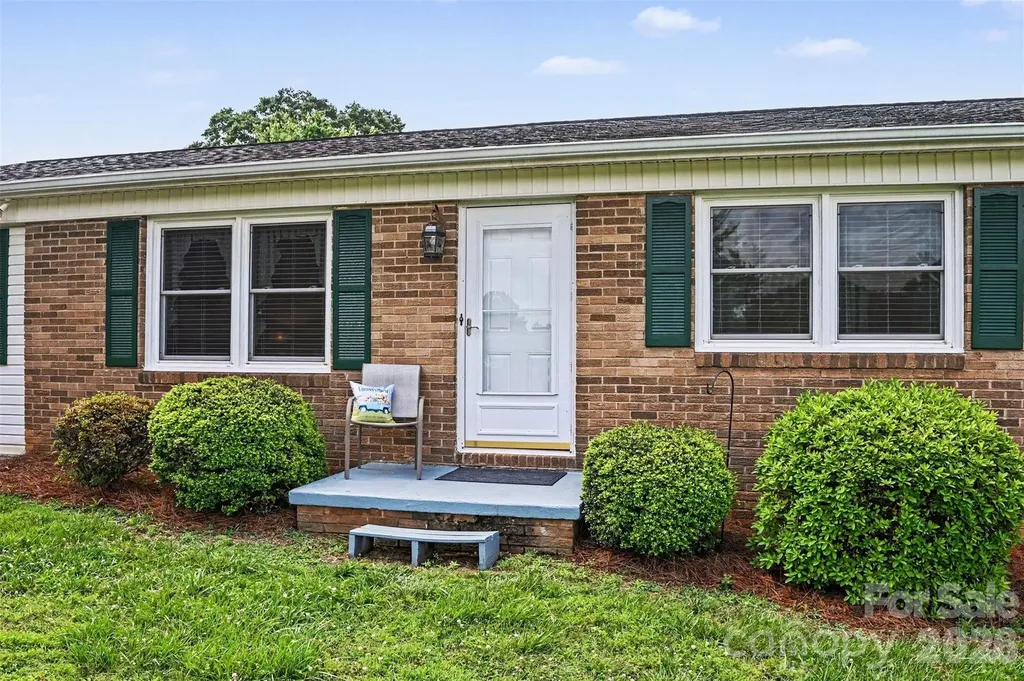 5111 Hawthorne Lane Shelby NC 28152