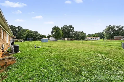 5111 Hawthorne Lane Shelby NC 28152