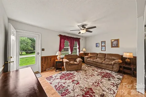 5111 Hawthorne Lane Shelby NC 28152