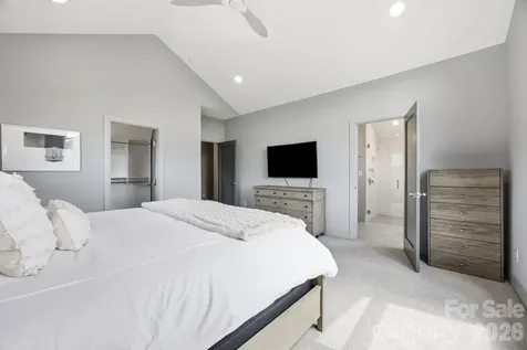 1026 Polaris Way Charlotte NC 28205