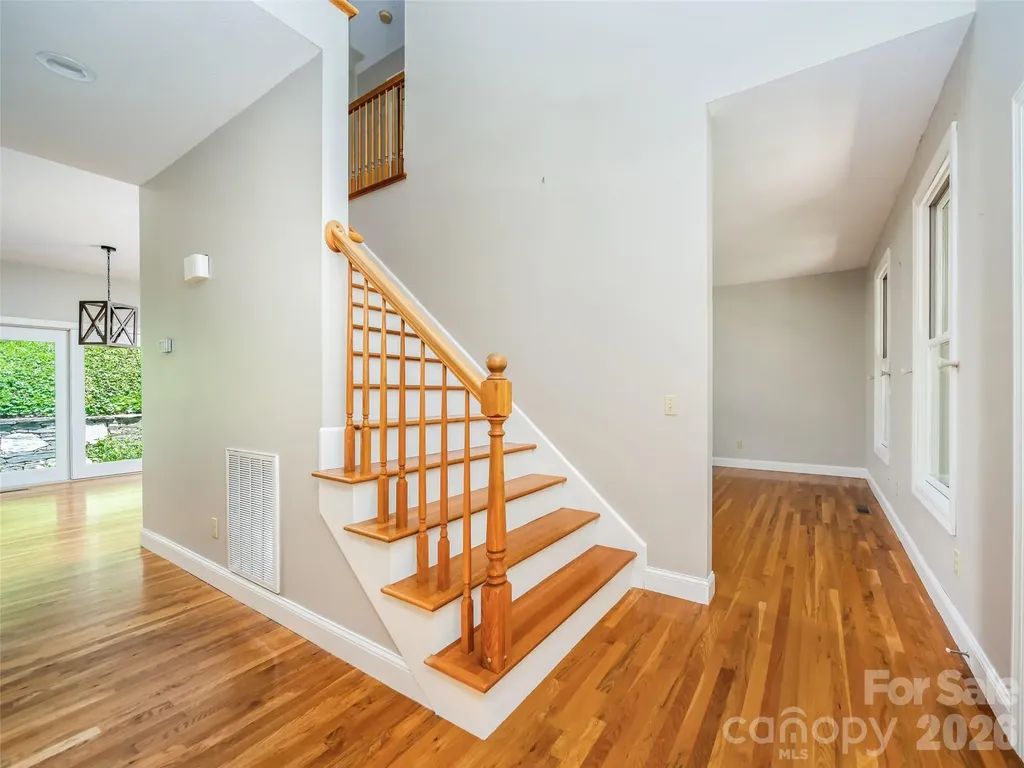 103 Woodburn Drive Swannanoa NC 28778