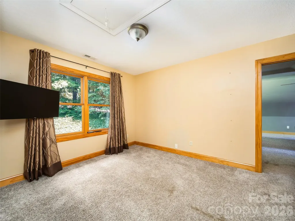 103 Woodburn Drive Swannanoa NC 28778