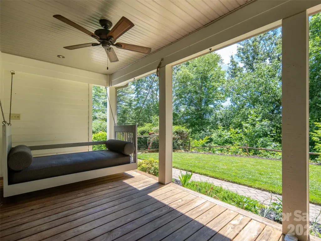 103 Woodburn Drive Swannanoa NC 28778
