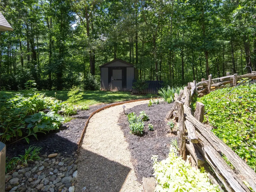 103 Woodburn Drive Swannanoa NC 28778