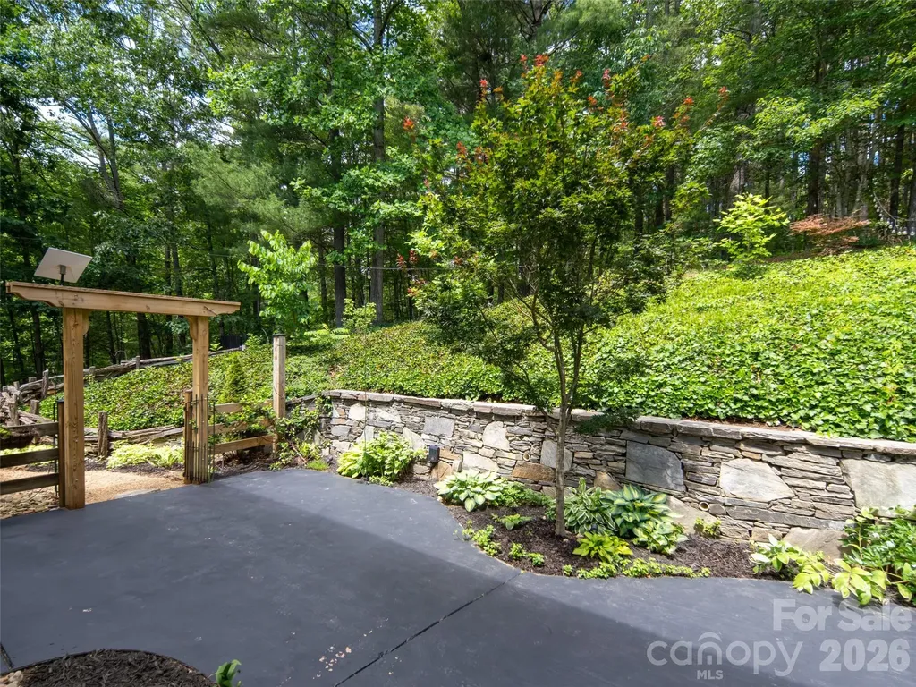 103 Woodburn Drive Swannanoa NC 28778