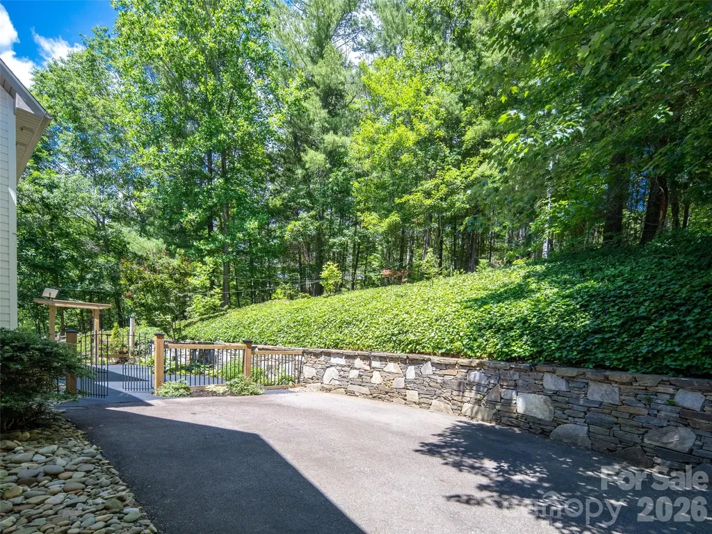 103 Woodburn Drive Swannanoa NC 28778