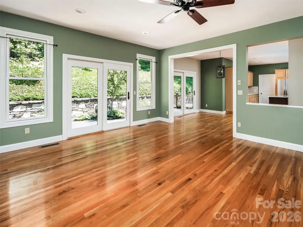 103 Woodburn Drive Swannanoa NC 28778