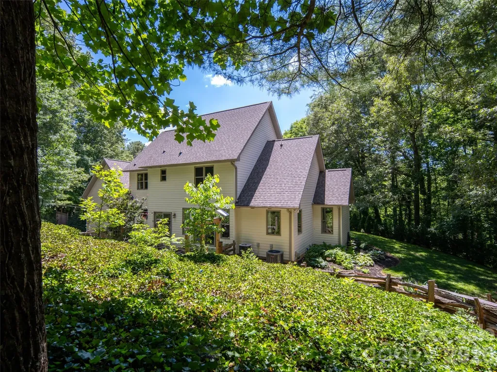 103 Woodburn Drive Swannanoa NC 28778