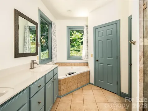 103 Woodburn Drive Swannanoa NC 28778