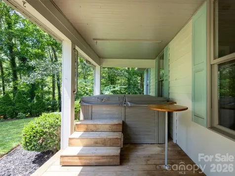 103 Woodburn Drive Swannanoa NC 28778