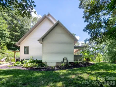 103 Woodburn Drive Swannanoa NC 28778
