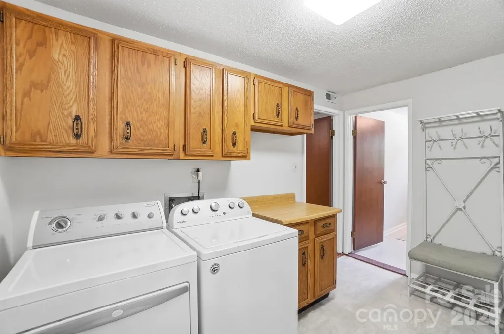 8211 Mahogany Drive Charlotte NC 28227