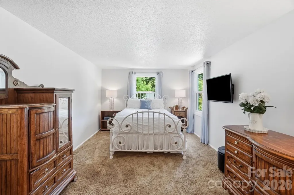 8211 Mahogany Drive Charlotte NC 28227
