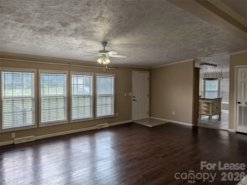 824 Perry Road Troutman NC 28166