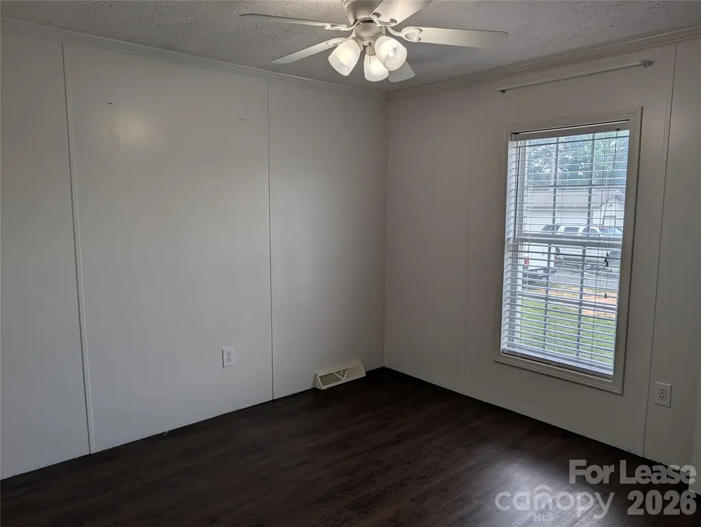 824 Perry Road Troutman NC 28166