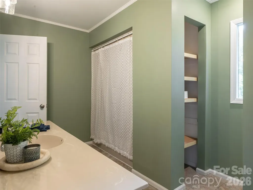 1 Oak Leaf Drive Fletcher NC 28732