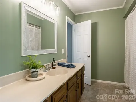 1 Oak Leaf Drive Fletcher NC 28732