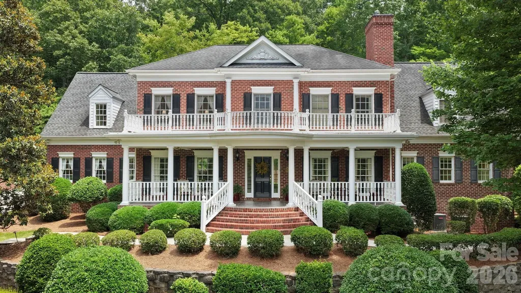 512 Stuart Ridge Cramerton NC 28032