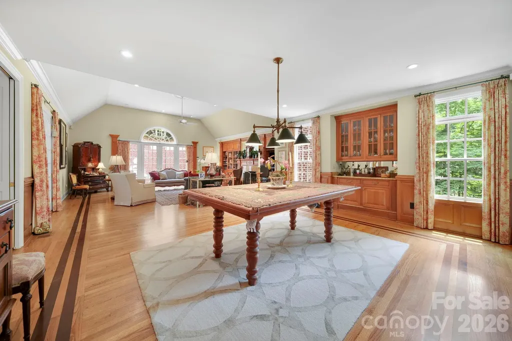 512 Stuart Ridge Cramerton NC 28032
