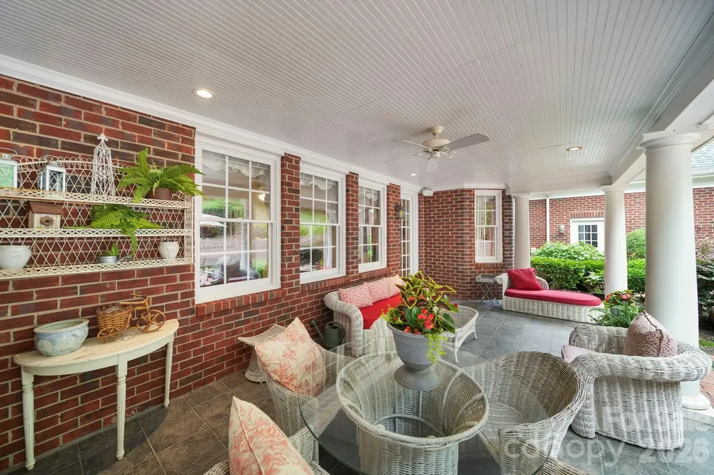 512 Stuart Ridge Cramerton NC 28032