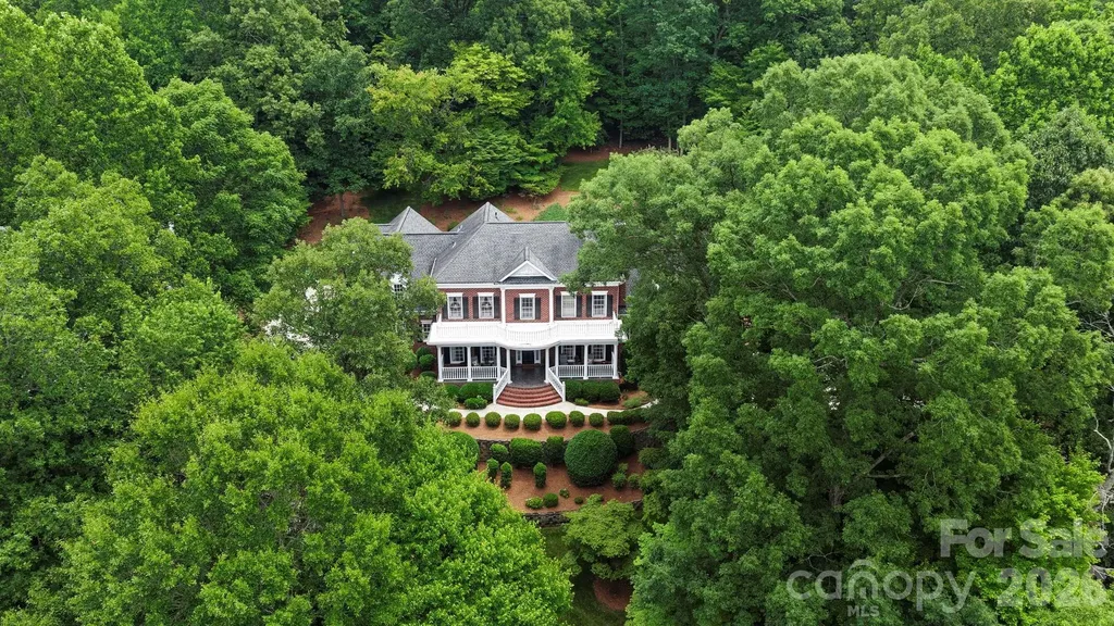 512 Stuart Ridge Cramerton NC 28032