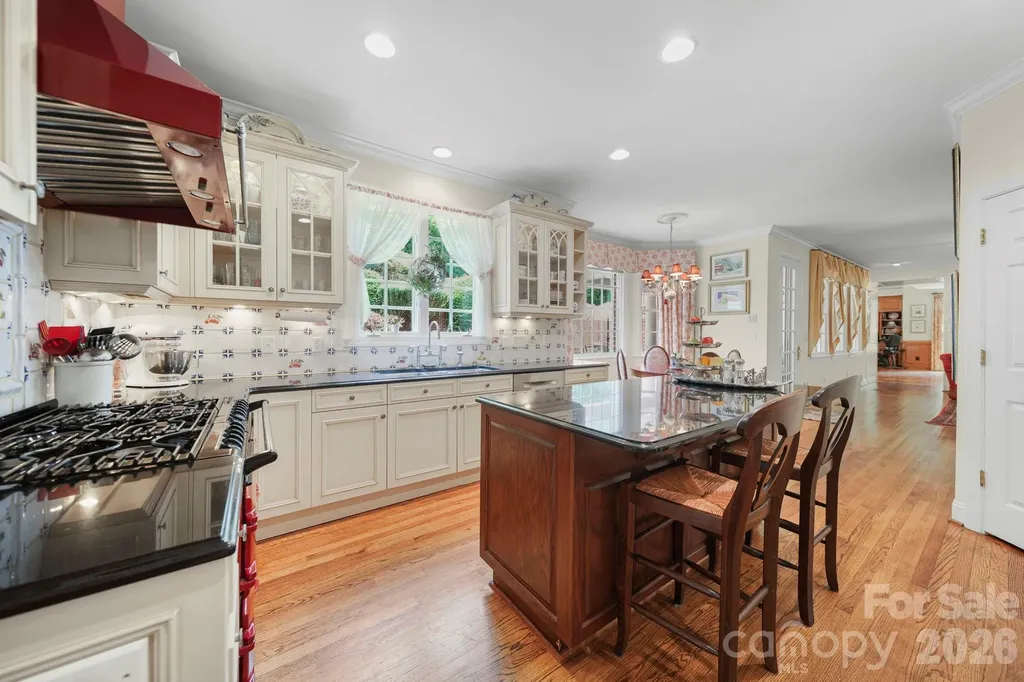 512 Stuart Ridge Cramerton NC 28032