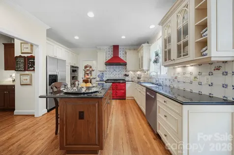 512 Stuart Ridge Cramerton NC 28032
