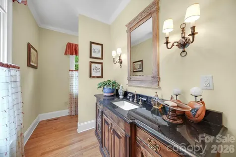 512 Stuart Ridge Cramerton NC 28032
